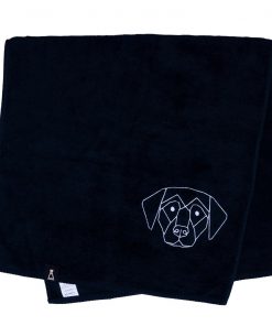 Bawełniany czarny ręcznik z haftowanym białym psem