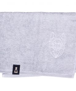 Bawełniany mały jasnoszary ręcznik z haftowanym białym wilkiem