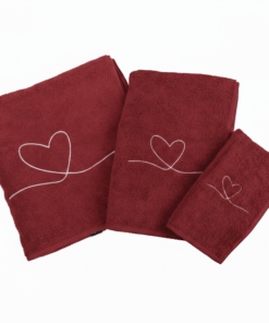 Zestaw trzech bordo ciemno czerwonych ręczników z haftem białe #serce „One line” (w trzech rozmiarach)