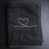 (WYPRZEDAŻ) Ręcznik 100x50 SERCE czarny EGIPSKA BAWEŁNA